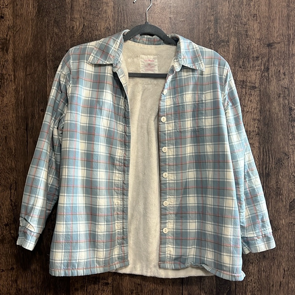 Women’s L.L.Bean fleece lined shacket.